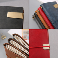 Coffret Cadeau Carnet de Notes A6 avec Stylo en Bois Rouge et Sangle, Logo Gaufré, Journal de Voyage – Accessoire Idéal pour la Rentrée Scolaire
