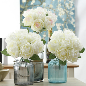 Decoración <span class=keywords><strong>de</strong></span> Mesa para el hogar, ramo <span class=keywords><strong>de</strong></span> flores <span class=keywords><strong>de</strong></span> seda Blanca <span class=keywords><strong>Rosa</strong></span> atado a mano para damas <span class=keywords><strong>de</strong></span> <span class=keywords><strong>honor</strong></span>, ramo <span class=keywords><strong>de</strong></span> flores rosas artificiales para decoración <span class=keywords><strong>de</strong></span> boda - Product Image 2