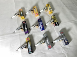 Bujías NGK de Alto Rendimiento, Componentes de Encendido Automotriz Directo de Fábrica, Suministro a Granel para Mercados Automotrices Globales, Confiables - Product Image 4