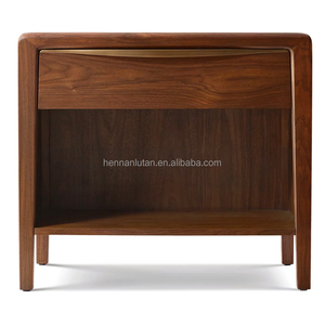 2024 nouveaux meubles <span class=keywords><strong>de</strong></span> chambre à coucher modernes en bois <span class=keywords><strong>de</strong></span> noyer massif table <span class=keywords><strong>de</strong></span> <span class=keywords><strong>chevet</strong></span> flottante <span class=keywords><strong>avec</strong></span> tiroir Table <span class=keywords><strong>de</strong></span> <span class=keywords><strong>chevet</strong></span> flottante personnalisée - Product Image 1