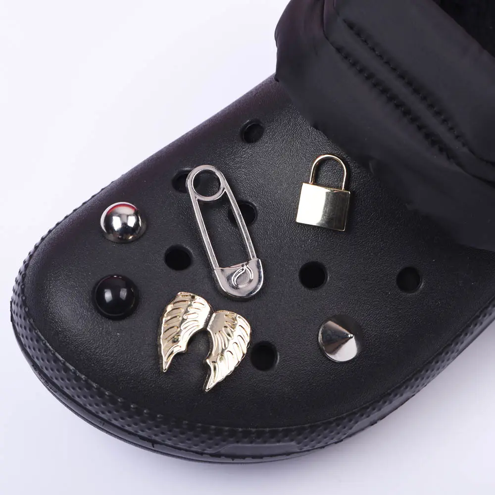 Nouveau concepteur métal Bling chaussure breloques sabot breloques accessoires sabot reine chaussure décoration charme pour jardin chaussures