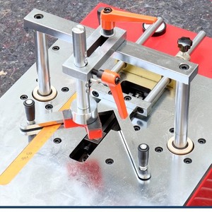 เครื่องตอกมุมกรอบรูปแบบตั้งโต๊ะ Framemaker 45 องศา เครื่องประกอบกรอบอะลูมิเนียมอัลลอยด์แบบแมนนวล อุปกรณ์ติดตั้งกรอบรูป - Product Image 1