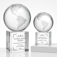Trofeo de Cristal Personalizado con Diseño de Tres Colores (Negro, Azul, Verde) para Reconocimiento Empresarial y Celebraciones Corporativas