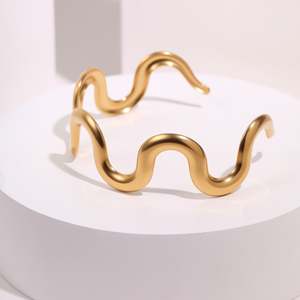 Wholesale Modern Fashion 18K <b>Gold</b> Plated Stainless Steel Bracelet and Wave Shaped Necklace Wedding Gift for Women - Product Image 4