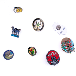 Broche en feutre faite à la main, sans plomb ni nickel, avec cristaux et perles, style gothique américain, pour Halloween, décoration de robe, accessoire artistique - Product Image 1