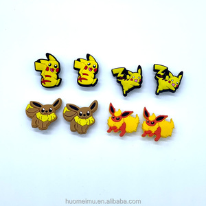Zapatos <span class=keywords><strong>de</strong></span> <span class=keywords><strong>Pikachu</strong></span> y Flores para Zapatos, Moda Nueva, Diseño <span class=keywords><strong>de</strong></span> Dibujos Animados, Lindos, Unisex, Duraderos, Desmontables - Product Image 1
