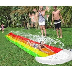 Toboggan aquatique gonflable OEM en PVC arc-en-ciel pour enfants, avec fonction de pulvérisation, pour usage domestique - Product Image 1