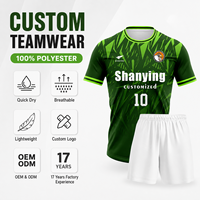 Pabrik Seragam Sepak Bola Kustom OEM ODM, Set Jersey Tim Sepak Bola Bahan Polyester Cepat Kering dengan Cetak Sublimasi dan Logo