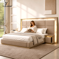 Modernes Italienisches Luxus-Stoffbett mit Breitem Kopfteil, Vollgröße, Gepolstertes Bett mit Stauraum und Weichem Bettdesign für Villa-Hauptschlafzimmer