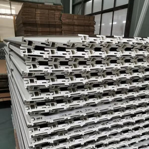 Cornice per <span class=keywords><strong>Porta</strong></span> in WPC Impermeabile e Durevole, <span class=keywords><strong>Telaio</strong></span> per <span class=keywords><strong>Porta</strong></span> in PVC, Produzione Cinese all'Ingrosso - Product Image 5