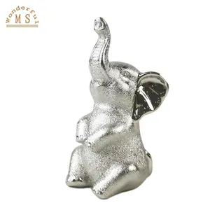宗教セラミック象の置物銀メッキ現代磁器動物工芸品と家庭用品ギフトのためのクリスマス象の像