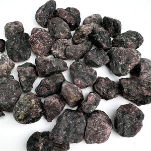 Pietra grezza naturale Semi preziosa rosso ruvida granato pietra preziosa ghiaie per la guarigione o la decorazione della casa - Product Image 1
