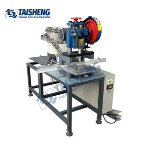 Machine de fabrication de cadres photo TS-J43 en gros pour usine, machine de <span class=keywords><strong>montage</strong></span> de panneaux arrière de cadre en MDF avec fixation automatique et crochet en dents de scie - Product Image 2