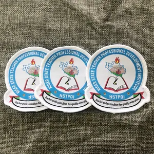 Grosir mesin tenun Logo nama kustom Merrow kualitas tinggi untuk Jaket besi dibordir lencana sekolah