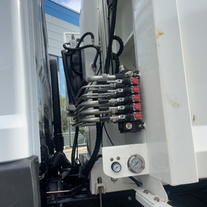 รถบรรทุกอัดขยะตงเฟิง 4x2 12CBM ใหม่เอี่ยม สำหรับการเก็บขยะและกำจัดขยะอย่างมีประสิทธิภาพ - Product Image 5