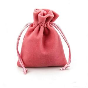 Sac à cordon en velours de haute qualité avec logo personnalisé, plusieurs tailles, pour le rangement de bijoux, pierres précieuses et montres, recyclable - Product Image 2