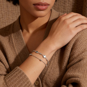 Pulsera de Cadena de Corazones de Acero Inoxidable, Doble Capa, Apilable, Joyería para Mujer, Accesorio de Moda - Product Image 1