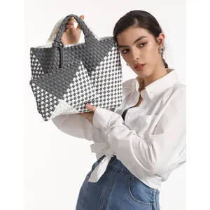 RTS Dois Tamanho Designer De Luxo Bolsa Tote Casual Praia Trançado Handmade Tote Weave Bag Saco De Tecido Neoprene