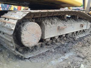 Excavadora usada Komatsu PC220 a la venta Shanghai alto rendimiento bajo precio núcleo componentes incluyen motor caja de cambios bomba de engranajes - Product Image 3