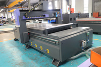 Machine de fraisage CNC ATC 1325 haute performance avec changement d'outil automatique pour une découpe polyvalente
