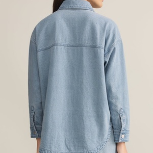 ชุดยีนส์ลำลองผ้าฝ้าย 100% สำหรับผู้หญิง พร้อมโลโก้แบบกำหนดเอง แจ็คเก็ตสีอ่อนพร้อมกางเกงยีนส์ทรงหลวม ชุด 2 ชิ้น - Product Image 3