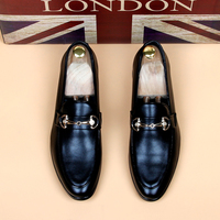 Station européenne pointue chaussures en cuir de style coréen pour hommes, augmentation de la hauteur en cuir, un pied chaussures à la mode