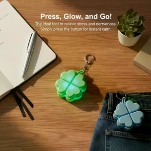 Porte-clés LED en plastique trèfle à quatre feuilles porte-bonheur avec boutons à pression pour soulager le stress, cadeau de fête, pendentif de sac à dos pour enfants - Product Image 2