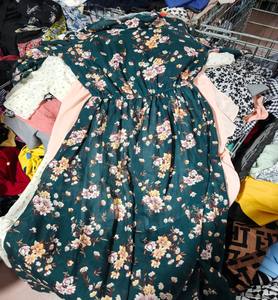 Vestido de Seda Usado de Primera Calidad al por Mayor, Elegante Traje de Noche de Seda para Cenas Formales, Ceremonias y Viajes - Product Image 3