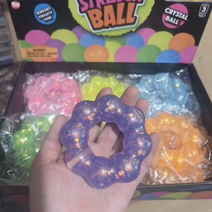 Bracelet de décompression en caoutchouc souple TPR en forme de donut, jouet anti-stress populaire sur TikTok, guirlande musicale à pincer - Product Image 4