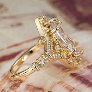 Anello di Lusso a Forma di Marquise per Donne, Elegante Gioiello da Dito in Stile Corte - Product Image 6