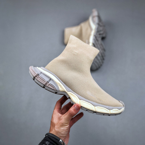 Vente en gros de baskets tendance de haute qualité, chaussures décontractées pour femmes et hommes - Product Image 1