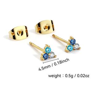 Vente en gros de boucles d'oreilles tendance en forme de mini clous géométriques en cristal bijoux tendance unisexe en plaqué or avec zircon cadeau en laiton - Product Image 2