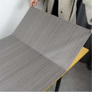 Rollo de papel tapiz autoadhesivo de PVC impermeable ancho, muebles, gabinetes, película decorativa de vinilo, pegatinas de grano de <span class=keywords><strong>madera</strong></span> <span class=keywords><strong>para</strong></span> película de decoración del hogar DIY - Product Image 6