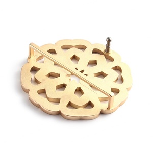 Hebilla de Cinturón de Metal con Diseño Floral Personalizado, Logotipo Creativo Personalizado, Fabricación Popular - Product Image 6