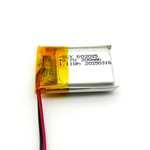 Nhà máy giá rẻ Giá có thể sạc lại pin 3.7V 602025 pin <span class=keywords><strong>lithium</strong></span> <span class=keywords><strong>ion</strong></span> 300mAh pin lipo Pouch cho các thiết bị nhỏ - Product Image 1
