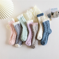 Coral Fleece Women Tube Socks Twist Terry Towel Warm Crew Socks Chaussettes d'intérieur épaisses pour l'hiver