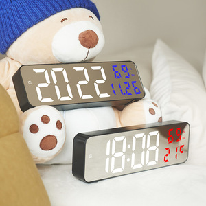 CHot Vente Numérique LED Réveil Simple Miroir Horloge Murale Multifonctionnel Commercial/Bureau Utilisation Design Moderne - Product Image 4