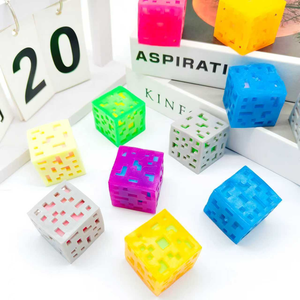 Nuevos Cubos de Píxeles Luminosos de PU Coloridos, Mini Juguetes Blandos y Divertidos para Aliviar la Ansiedad y el Estrés, Venta al Por Mayor - Product Image 4