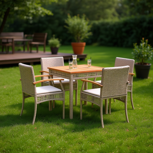 Set da Pranzo da Giardino Medio in Rattan PE Beige, 4 Posti, Arredamento da Esterno Stile Contemporaneo con Piano in Teak - Product Image 2