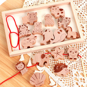 Jouets en bois Blocs à lacer en bois de hêtre Animaux Jeu d'empilage éducatif Jouet pour développer la motricité fine pour les tout-petits - Product Image 1