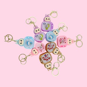 Porte-clés Lumineux en Plastique à Motif Dessin Animé Mignon pour Sac à Dos, Clés de Voiture, Cadeaux à Suspendre pour Couples - Product Image 6