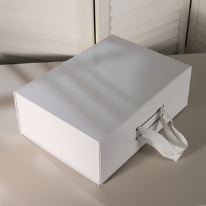 Caja de Regalo Plegable de Cartón Rígido Blanco de Lujo, Caja de Embalaje para Regalos con Asa de Cuerda Portátil - Product Image 1