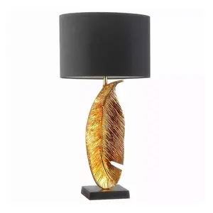 Yeni Modern Minimalist İskandinav kristal kişilik ışık lüks sıcak dekorasyon oturma odası yatak başucu masa lambası