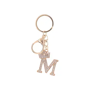 Offre spéciale porte-clés en métal avec logo et pendentif alphabet forme personnalisée porte-clés en gros avec lettre initiale en or