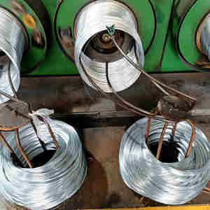 Hot Bán Dây Sắt <span class=keywords><strong>Gi</strong></span> 0.7Mm 0.8Mm 1.2Mm 1.6Mm Mạ Kẽm Ràng Buộc Dây Chất Lượng Cao Bwg20 21 22 Mạ Kẽm Dây Sắt - Product Image 1