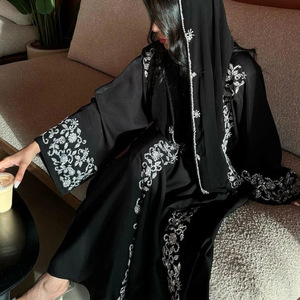 Muslim Women's <strong>Robes</strong> High-definition Middle East Banquet Dress Dubai Senior Long-sleeved Dress Rhinestone <strong>Black</strong> <strong>Robe</strong>