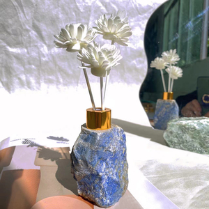 Diffuseur de parfum en bouteille de roseau avec pierre de cristal brute bleue naturelle personnalisée Eric, pierre de <span class=keywords><strong>lapis</strong></span>-<span class=keywords><strong>lazuli</strong></span>, pierre précieuse de quartz, pour la chambre à coucher - Product Image 1