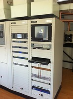 Écran tactile capacitif TFT 19 pouces 16:9 avec boîtier métallique, 1920x1080, 1000 cd/m², IP65, garantie 3 ans, installation encastrée