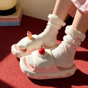 XIXITIAO Vente <span class=keywords><strong>en</strong></span> gros de tongs pour filles Kawaii Cherry Cream Cake EVA antidérapantes, sandales d'été mignonnes pour l'intérieur <span class=keywords><strong>et</strong></span> l'extérieur pour les étudiants - Product Image 5