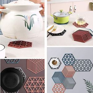 Vente en gros usine : Sous-verres résistants à la chaleur, sets de table hexagonaux antidérapants, dessous de plat et dessous de trépied en silicone pour table et comptoir - Product Image 2
